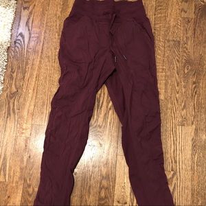 EUC Lululemon pants